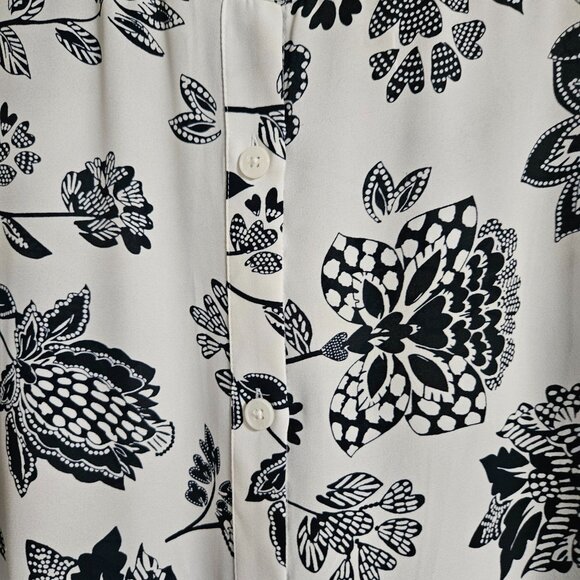 Banana Republic Back Button Blouse - Size M - Picture 6 of 6